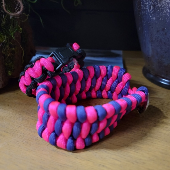 Handmade Paracord 550 Bracelets in Corbra and Trilobite Weave - Picture 2 of 10